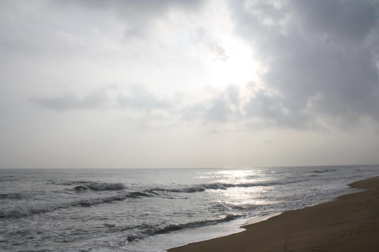 Kunam Beach Rest Inn Batticaloa Exterior foto